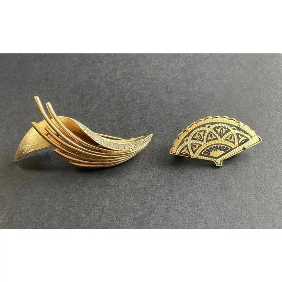 Bundle of Estate Brooches Gold Tone Monet West Germany Stones Filigree Vintage - Picture 8 of 16